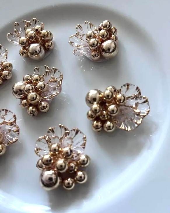 ビーズ　カボション　花びら　透明 10枚目の画像