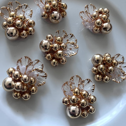 ビーズ　カボション　花びら　透明 4枚目の画像