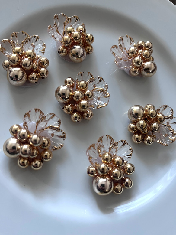 ビーズ　カボション　花びら　透明 4枚目の画像