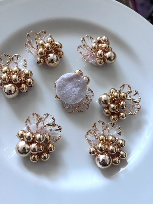 ビーズ　カボション　花びら　透明 5枚目の画像