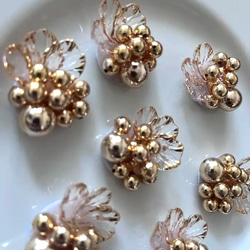ビーズ　カボション　花びら　透明 7枚目の画像