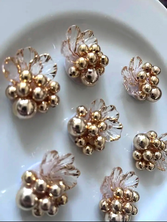 ビーズ　カボション　花びら　透明 7枚目の画像