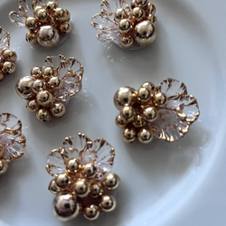 ビーズ　カボション　花びら　透明 6枚目の画像