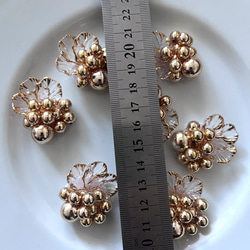 ビーズ　カボション　花びら　透明 2枚目の画像