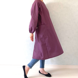 毎日の割烹着。しっかり素材で頼れる1枚。コットンリネンキャンバス『パープル』 12枚目の画像
