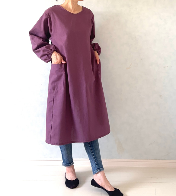 毎日の割烹着。しっかり素材で頼れる1枚。コットンリネンキャンバス『パープル』 6枚目の画像