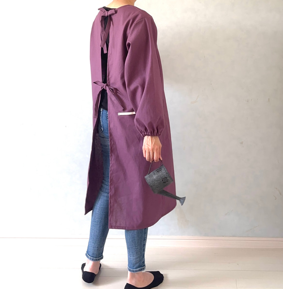 毎日の割烹着。しっかり素材で頼れる1枚。コットンリネンキャンバス『パープル』 3枚目の画像