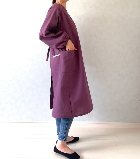 毎日の割烹着。しっかり素材で頼れる1枚。コットンリネンキャンバス『パープル』 4枚目の画像