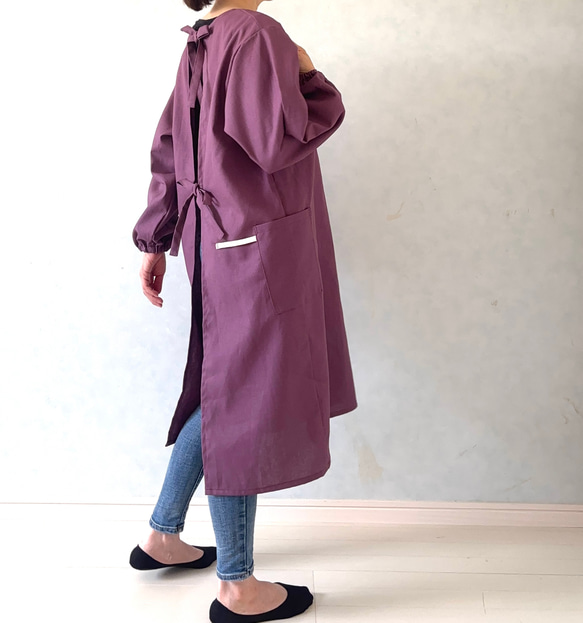 毎日の割烹着。しっかり素材で頼れる1枚。コットンリネンキャンバス『パープル』 11枚目の画像