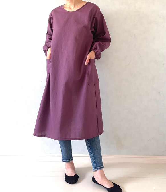 毎日の割烹着。しっかり素材で頼れる1枚。コットンリネンキャンバス『パープル』 9枚目の画像