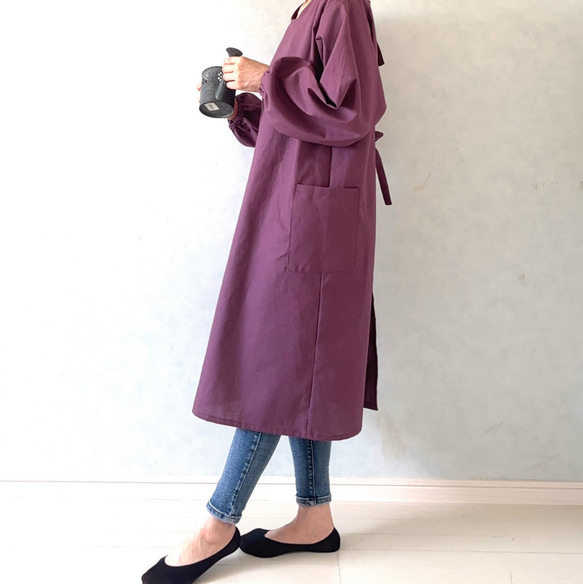 毎日の割烹着。しっかり素材で頼れる1枚。コットンリネンキャンバス『パープル』 1枚目の画像