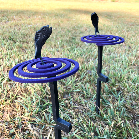 お魚跳ねる　ロートアイアン製　蚊取り線香ホルダー 4枚目の画像