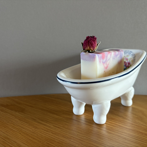フランスのバスタブの形をした可愛いソープディッシュ 石鹸置き
