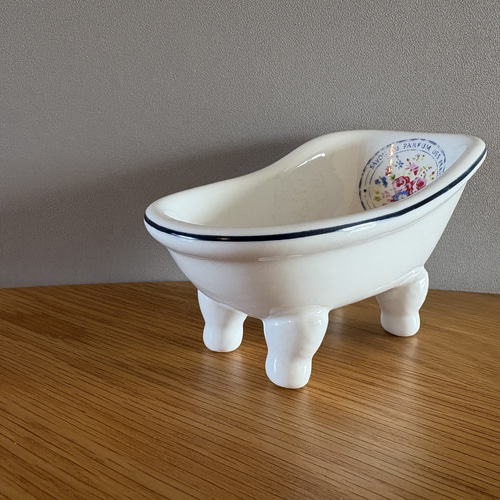 フランスのバスタブの形をした可愛いソープディッシュ 石鹸置き