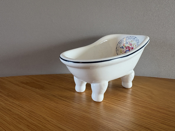 フランスのバスタブの形をした可愛いソープディッシュ 石鹸置き