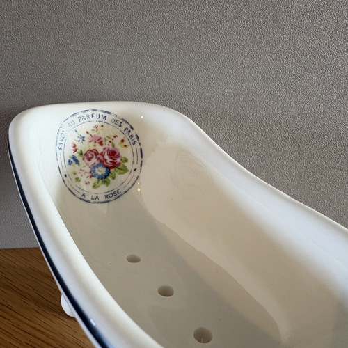 フランスのバスタブの形をした可愛いソープディッシュ 石鹸置き