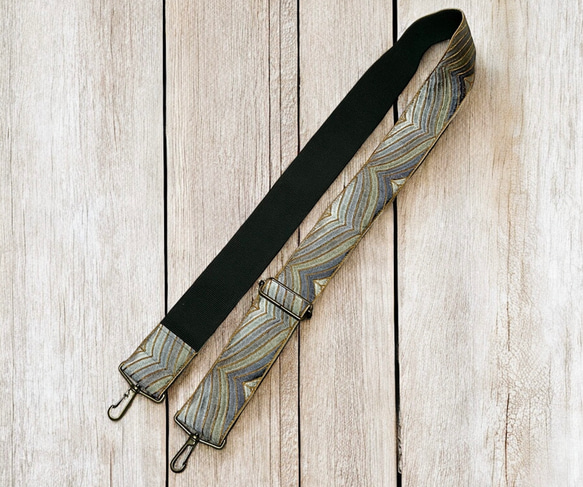 50mm太幅・斜め掛けショルダーストラップ濃灰べルト+シャンタン風の生地に銀系+金茶の豪華な波のような刺繍ショルダー 6枚目の画像