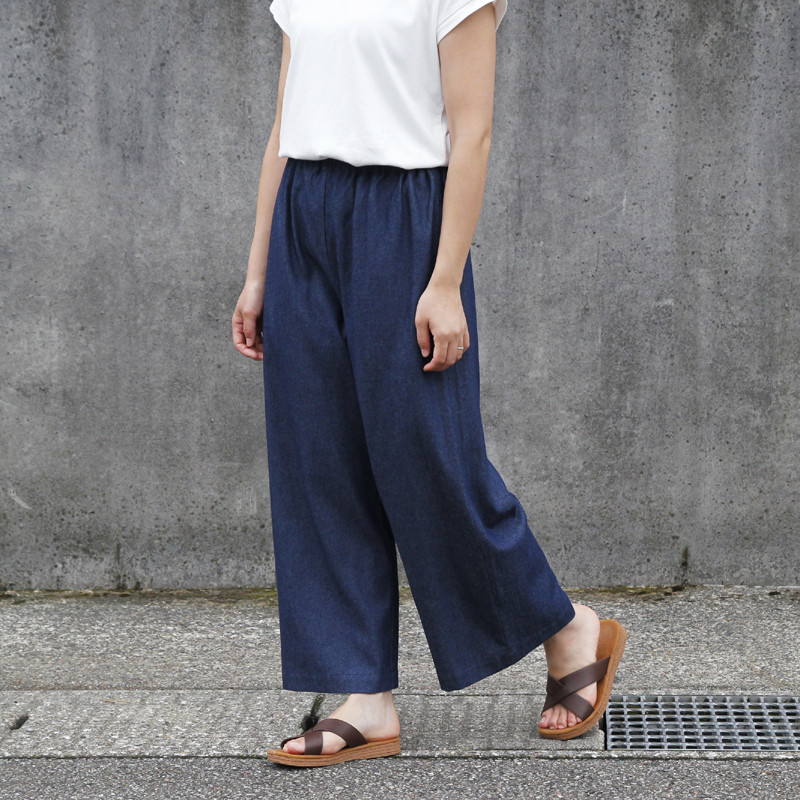 大人カジュアルを楽しむ 5.5oz デニム ワイドイージーパンツ（ ワンウォッシュ ）通年使える程よい柔らかさ ポケット