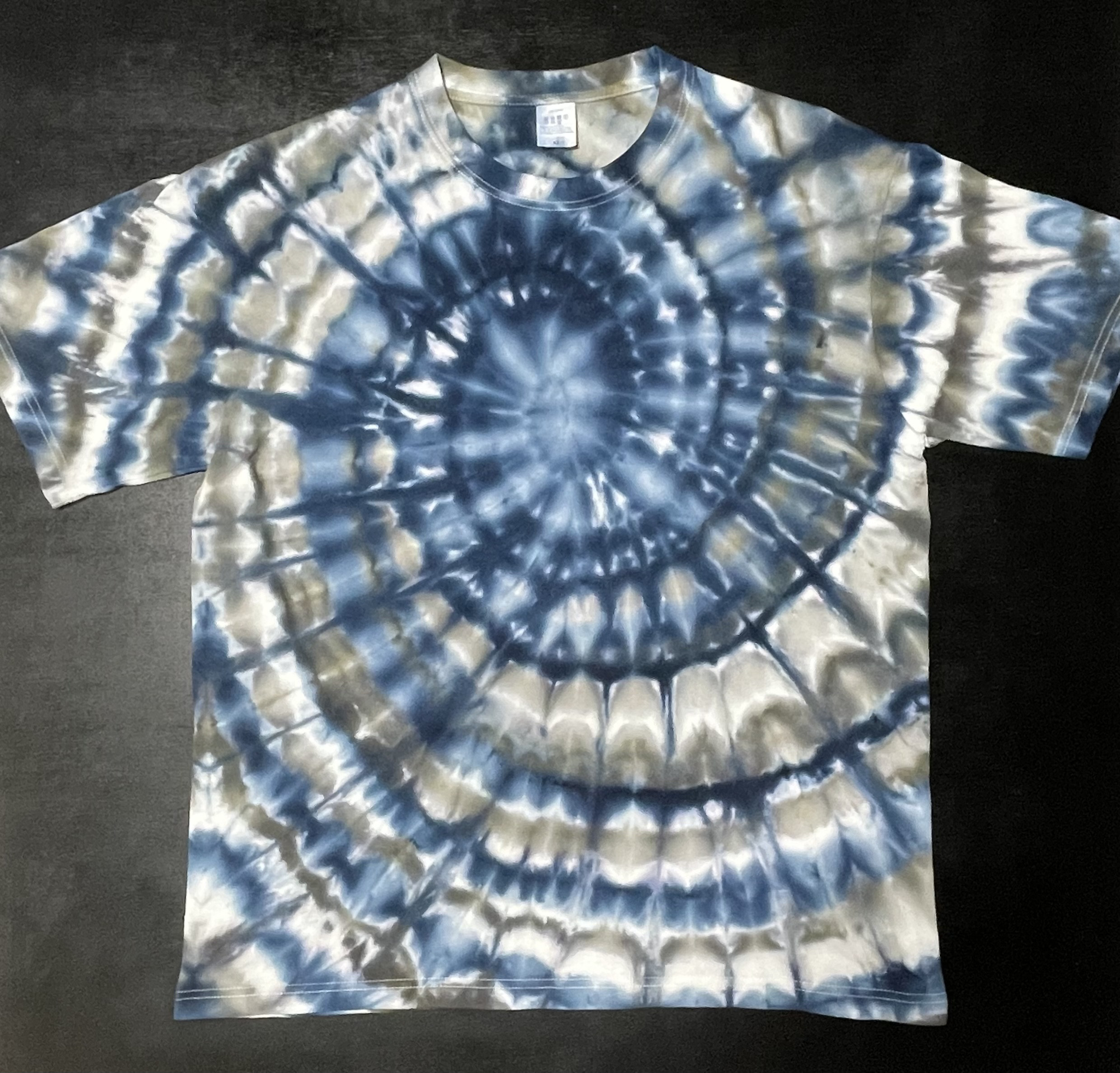 タイダイTシャツ－XLサイズ・うずまきD4