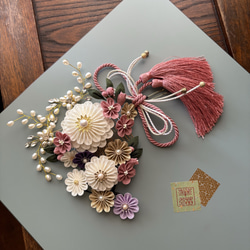 華猫【華襲hanagasaneピンクと紫の小花が彩る髪飾り】つまみ細工 成人