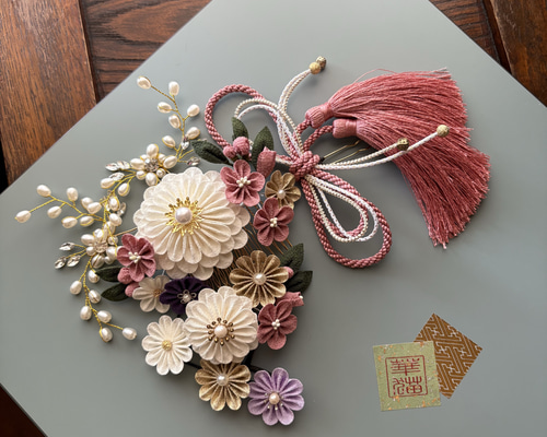 華猫【華襲hanagasaneピンクと紫の小花が彩る髪飾り】つまみ細工 成人