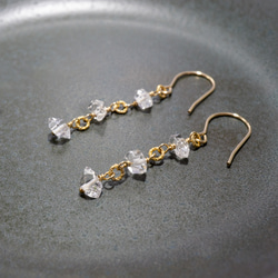 ハーキマークォーツ ピアス（フック・チェーン） の人気通販｜Creema