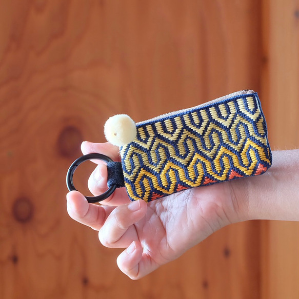 Kogin刺繡迷你錢包，附登山扣；Naminami [刺繡⌘刺繡]迷你收納包，附登山扣，多功能收納包，可客製化 第14張的照片