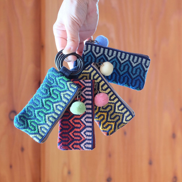 Kogin刺繡迷你錢包，附登山扣；Naminami [刺繡⌘刺繡]迷你收納包，附登山扣，多功能收納包，可客製化 第1張的照片