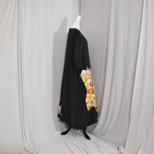 着物リメイク黒留袖ワンピース✨正絹Vネックゆったりサイズ✨ 着物リメイク ワンピース 黒留袖ドレス ロング Vネック Aライン 作家物