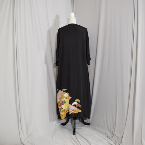 上品ワンピース, 黒留袖リメイク,ワンピース,上品な和モダンドレス