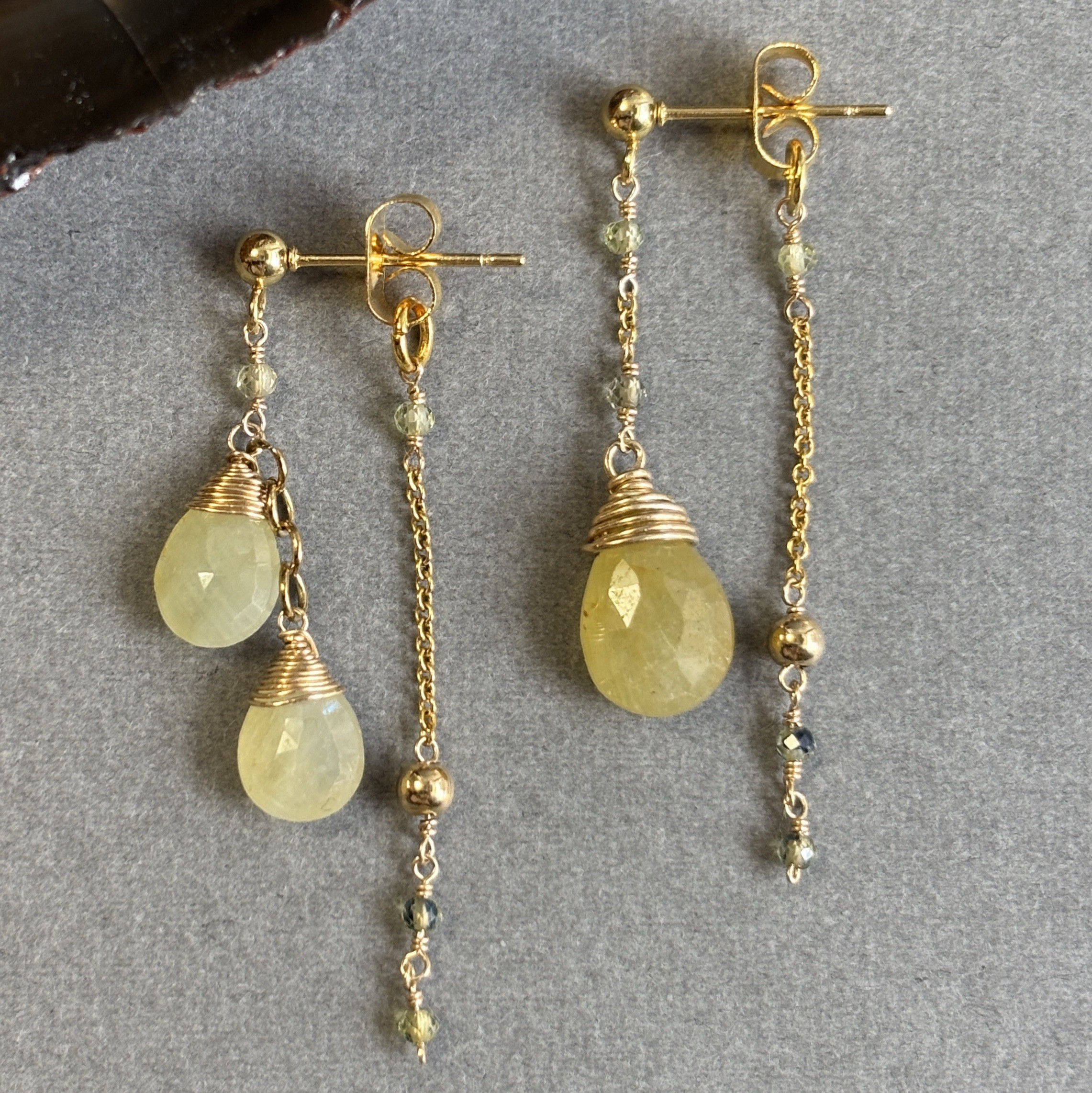 【天然石】Sunlight Sapphire＊イエローサファイアのアシンメトリーステンレスピアス