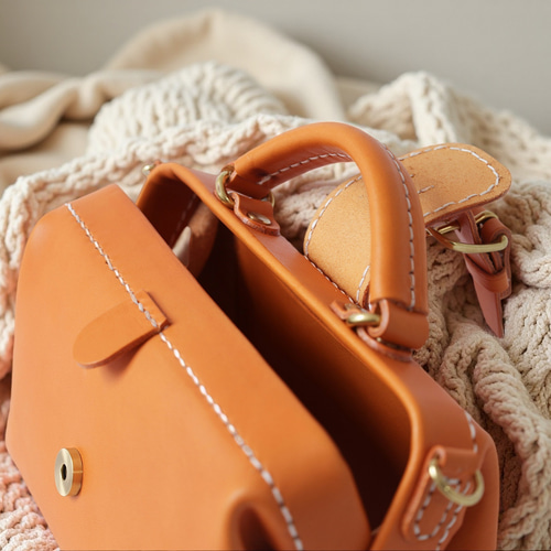 【ハンドメイド】がま口バッグ #932 手縫いのがま口バッグ グレージュ – Rhumore