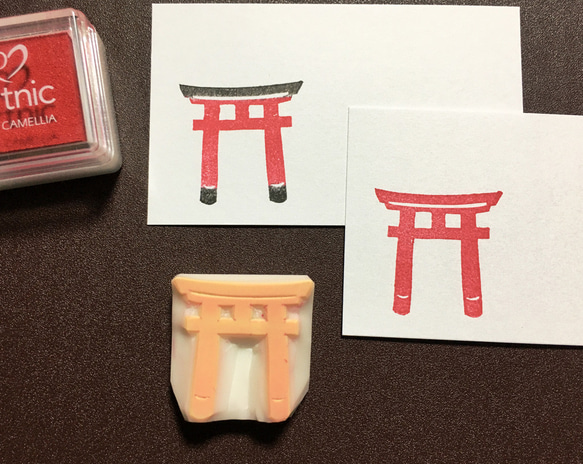 神社の鳥居の消しゴムはんこ（持ち手つき） はんこ・スタンプ かめたん