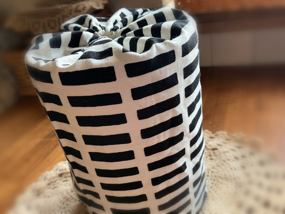 ☆ミルク缶カバー☆黒☆北欧☆ポットン落としに☆元保育士ママ☆手作りおもちゃ♫ 2枚目の画像