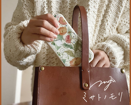 ﾐ ｻ ﾄ ﾉ ﾓ ﾘ｜大人な花柄の持ちやすいスマホケース。名入れで特別感