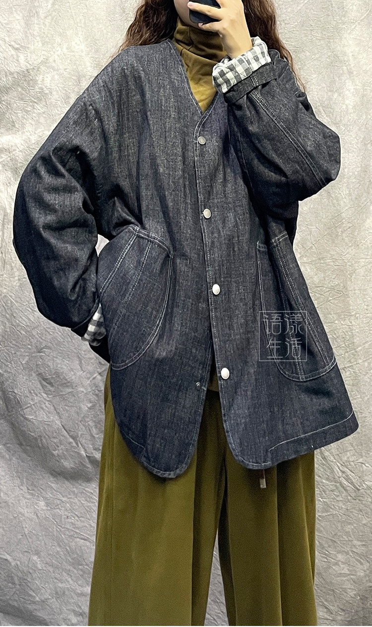 レトロなデニムの綿入れコート女性用ショート丈秋冬の新作綿を厚くしたゆったりとしたオーバーサイズのカジュアル保温