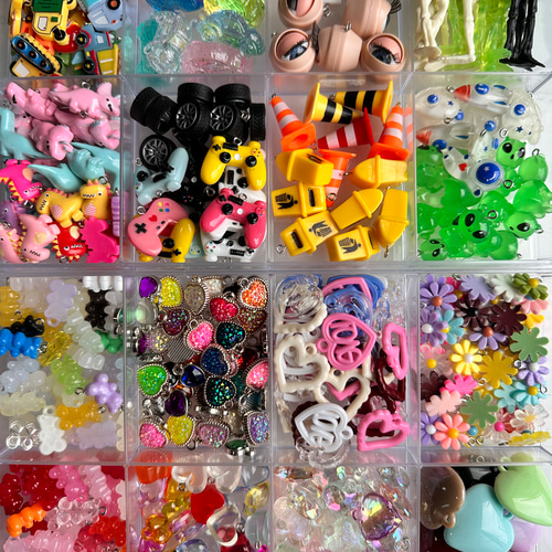 Newチャーム追加！世界にひとつ名前入りオーダーキーホルダー