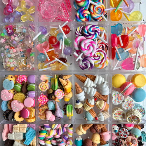 Newチャーム追加！世界にひとつ名前入りオーダーキーホルダー