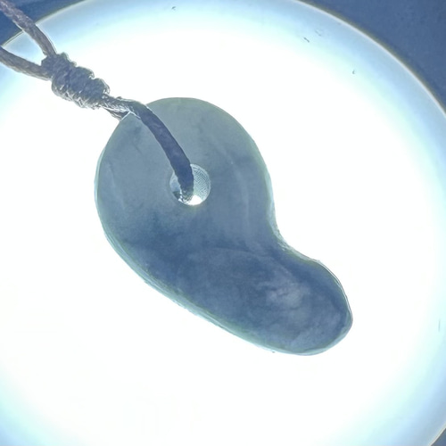 2025.8.15ロウカン翡翠勾玉 糸魚川産最高級ロウカン翡翠