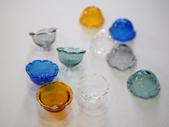 フラワー 穴あきパーツ ガラス 20mm 2個 その他素材 AMBER