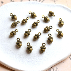 どんぐりチャーム 18a2af80a1a77429268e2769787ef2