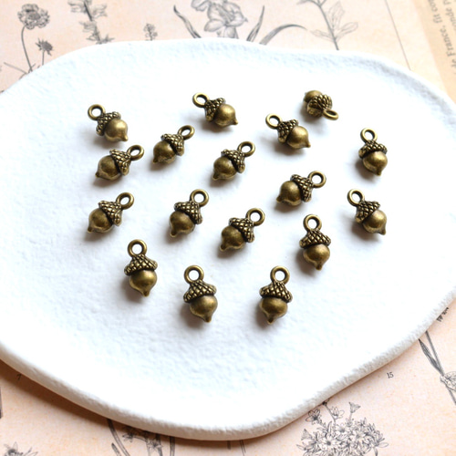 どんぐりカニカンチャーム　7 どんぐりカニカンチャーム 7 新作☆ミニどんぐりのチャーム 金属