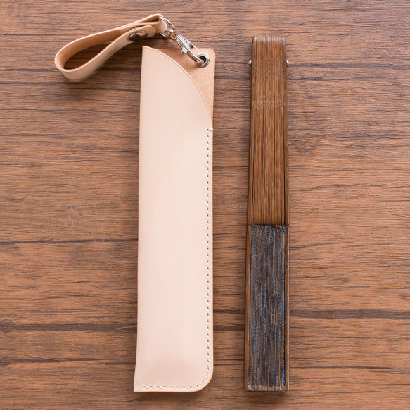 本革　扇子入れ　ベルトホルダー付き　生成り 5枚目の画像