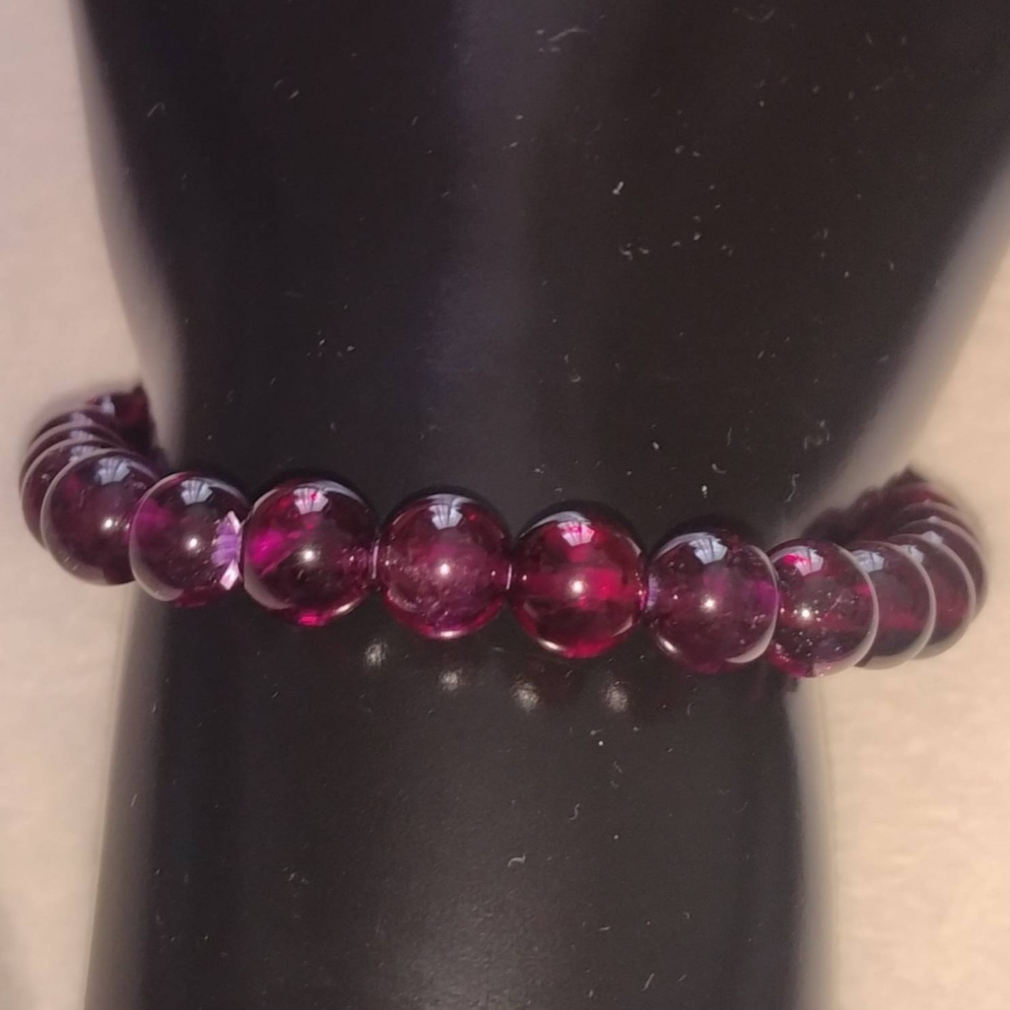 美味しそうなぶどうのようなガーネットブレスレット