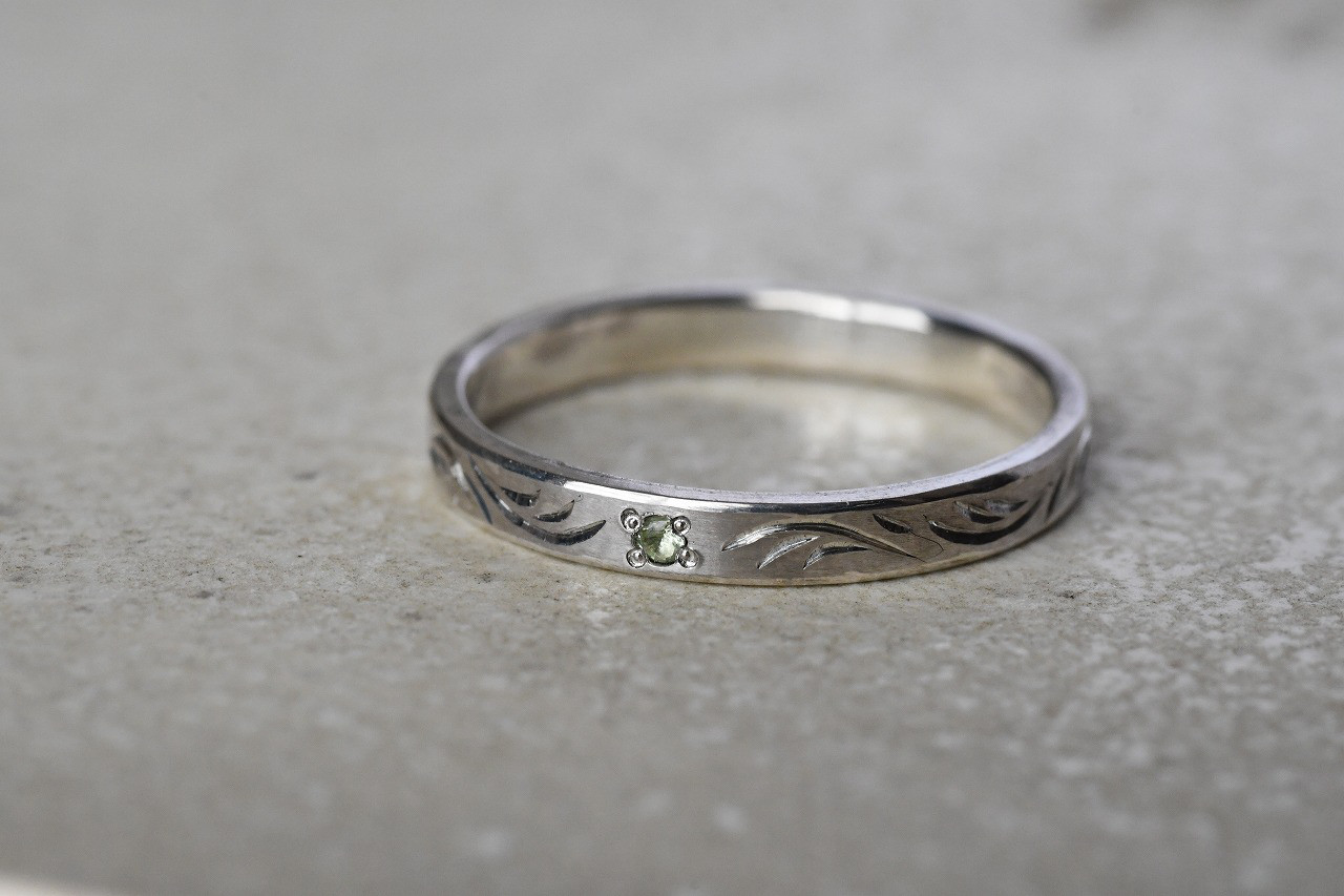 風に揺れる〜ペリドット〜