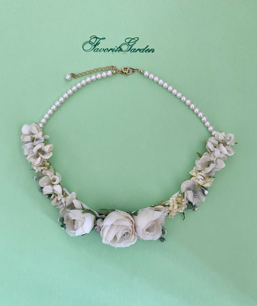 ウエディングの首飾り
