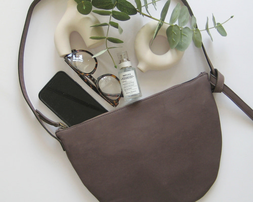 ハーフムーン ブラックベリー 本革製 ミニショルダーバッグ