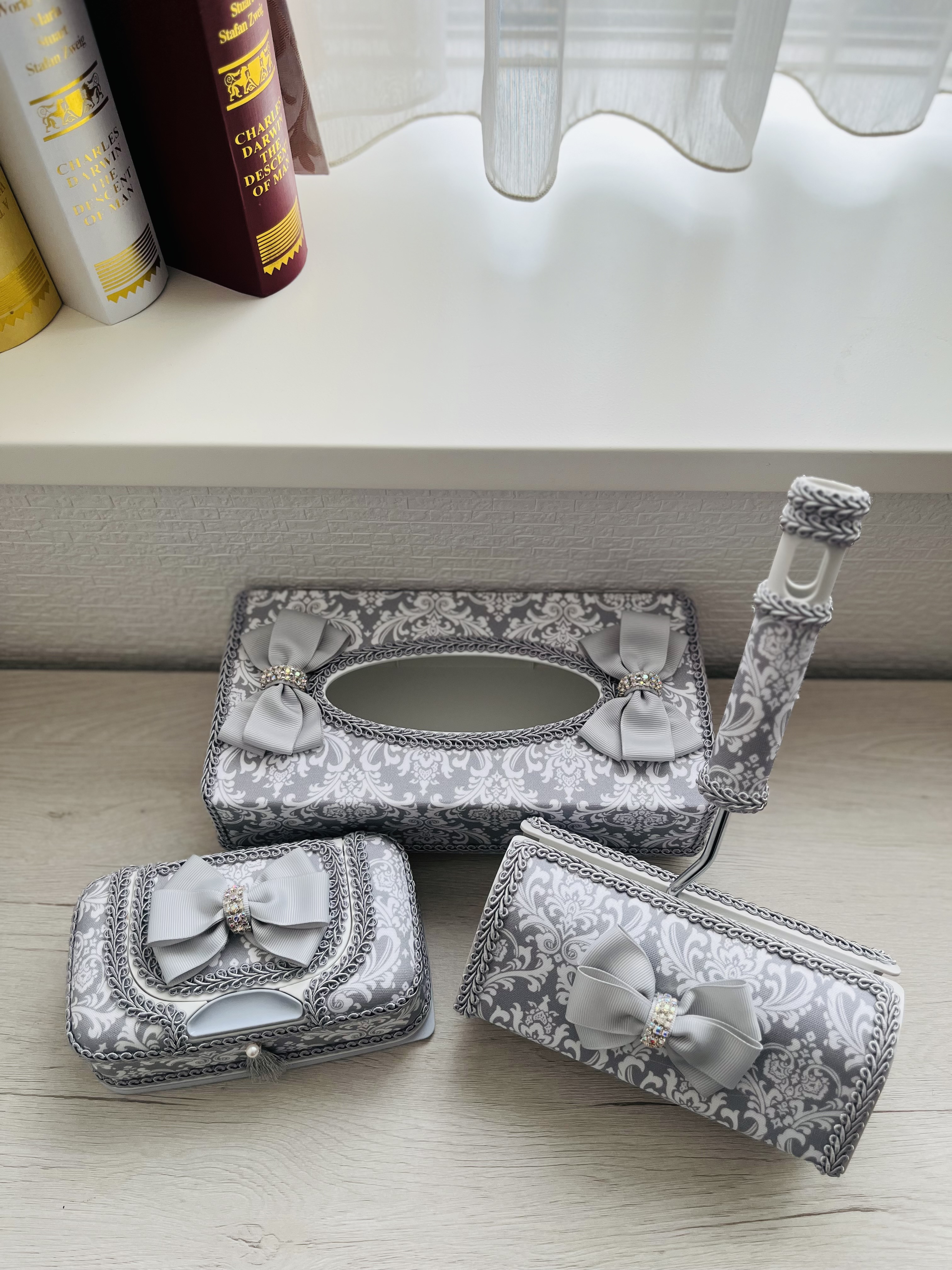 エレガントなダマスク柄の3点セット（グレー）