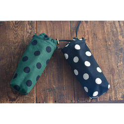 スリム・洗える保冷保温ペットボトルカバー（水玉） 2枚目の画像