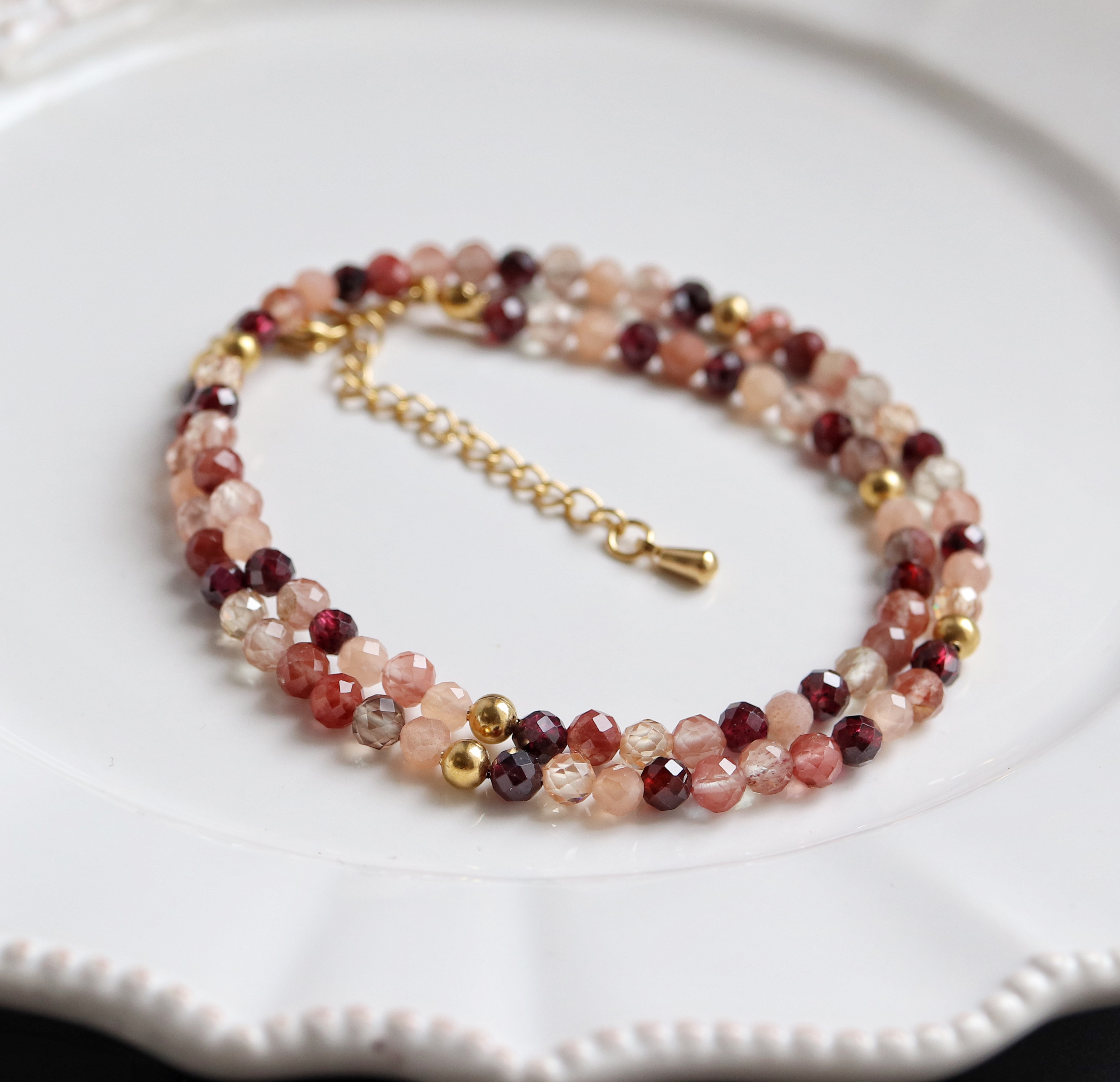 中粒ガーネットとアンデシン(天然石)のネックレス〜サージカルステンレス〜